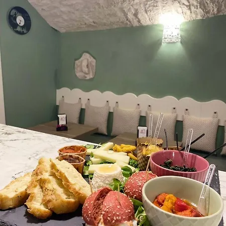 Bed & Breakfast L'angolo Di Gaudì -b&b Diffuso- Alcoba Blanca Putignano